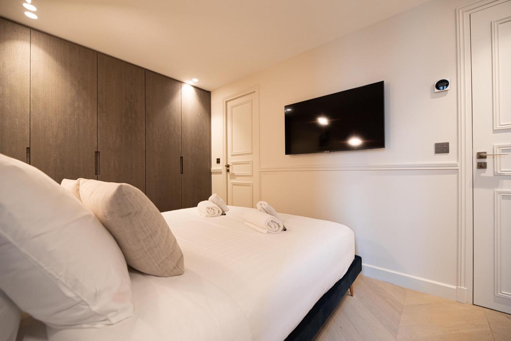 Mbm - Luxury In Marais Apartment